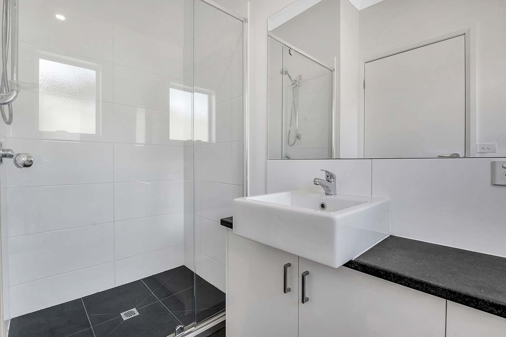2/4 Bradshaw Street, Kingsbury, VIC 3083, Kingsbury - Thumbnail 6