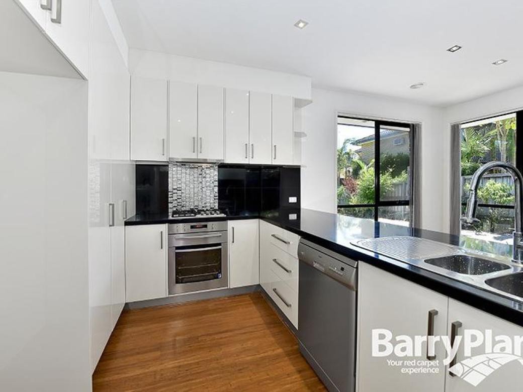 2/4 Bruford Avenue, Wheelers Hill, VIC 3150, Wheelers Hill - Thumbnail 2