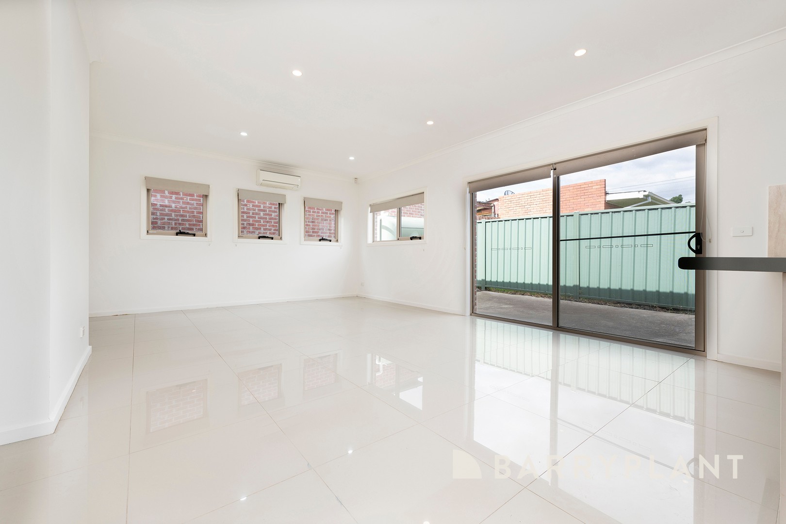 2/4 Cobrey Street, Sunshine, VIC 3020, Sunshine - Thumbnail 3