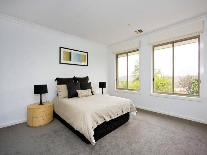 2/4 Darryl Street, Bulleen, VIC 3105 - Thumbnail 2 - 09/10/2024