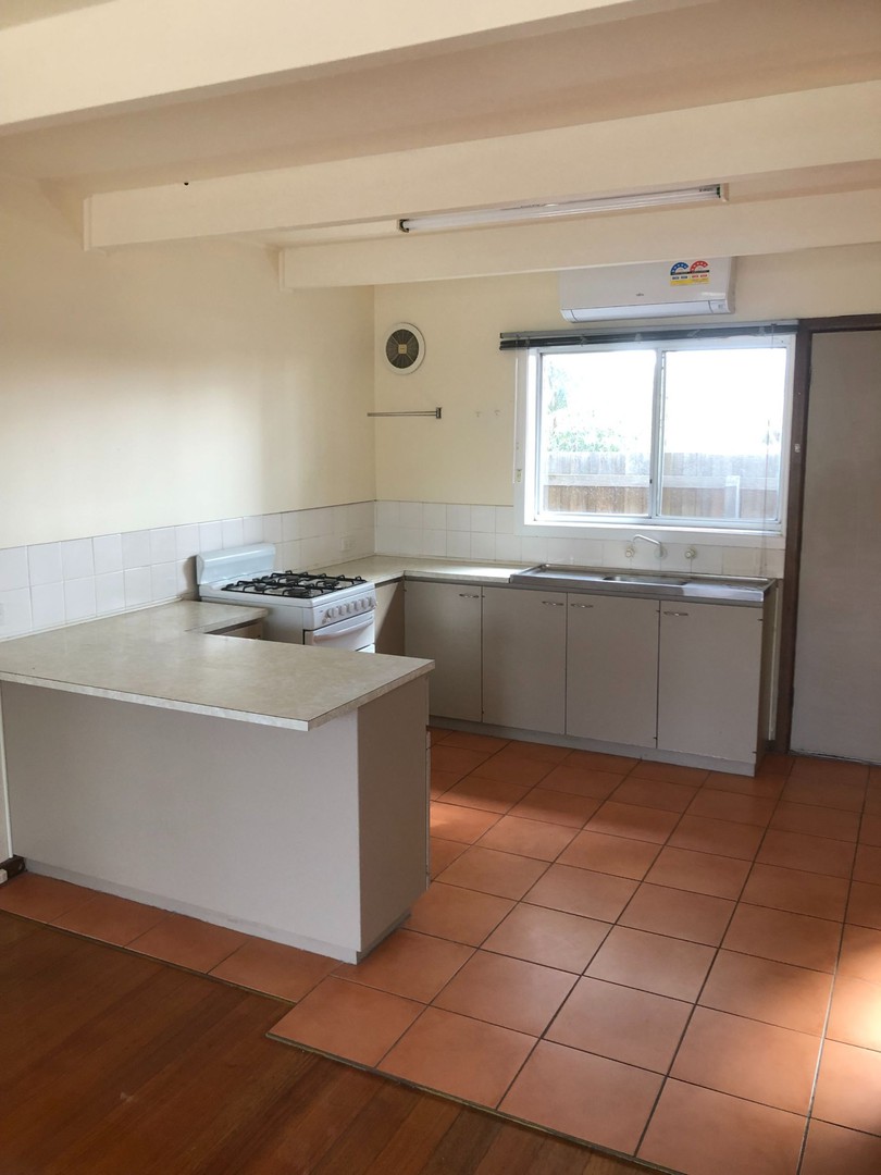 2/4 Everett Cl, Herne Hill, VIC 3218 - Thumbnail 2 - 01/10/2025