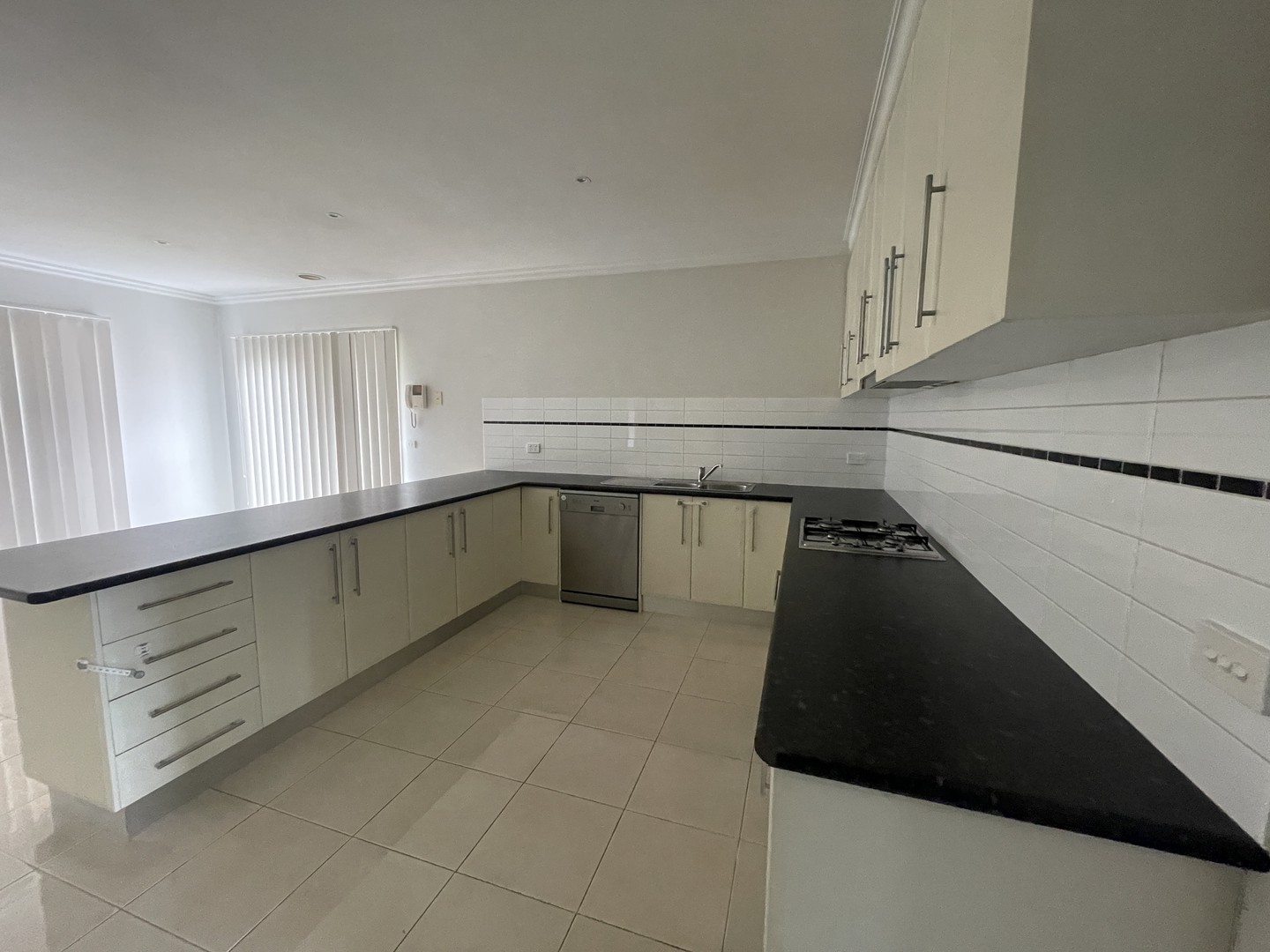 2/4 Fellow Court, Wallan, VIC 3756, Wallan - Thumbnail 2
