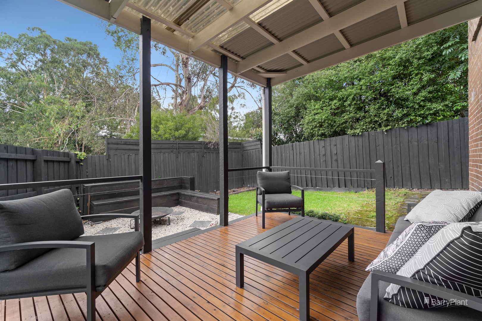 2/4 Greendale Road, Doncaster East, VIC 3109 - Thumbnail 1 - 09/03/2022