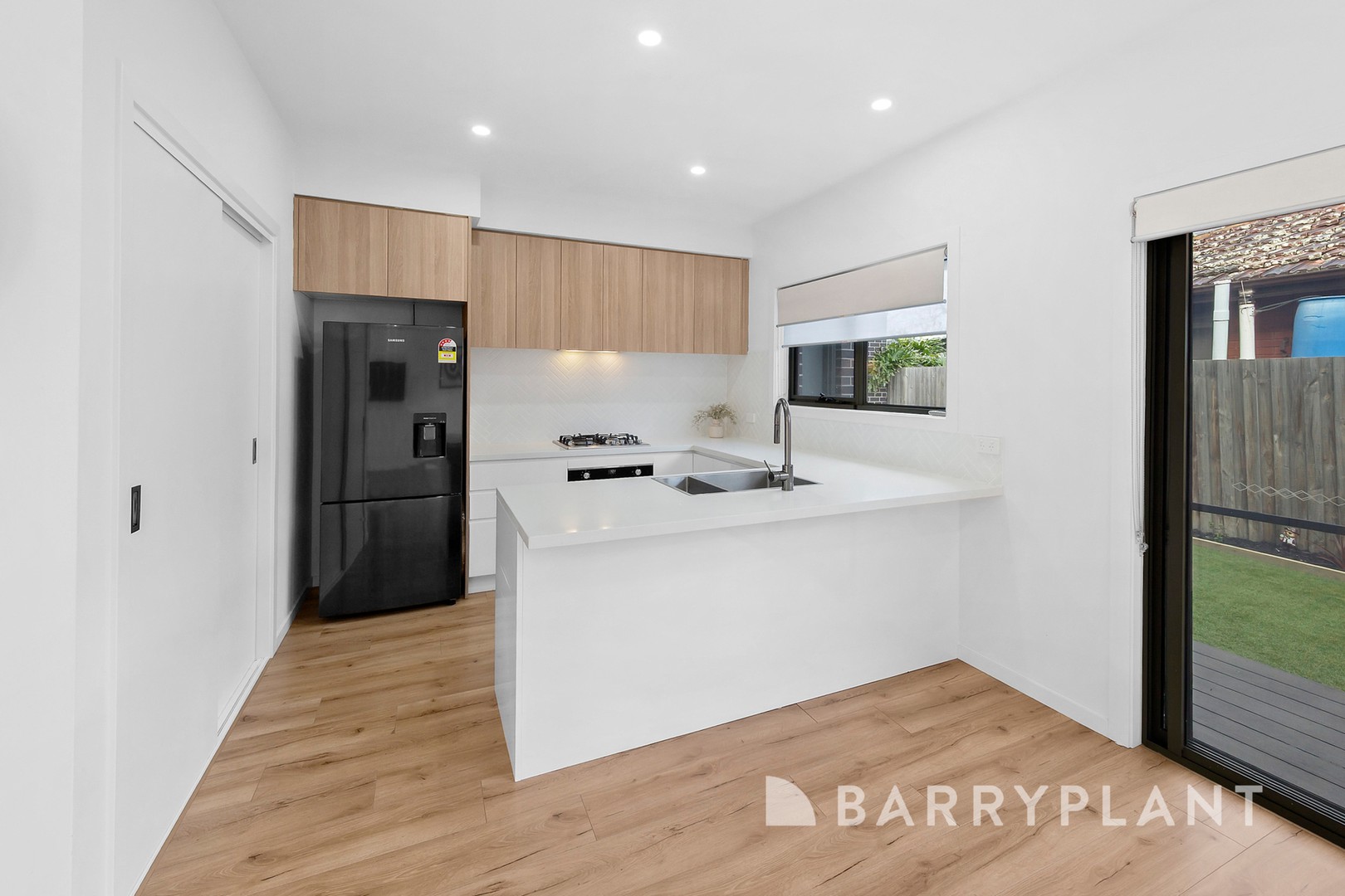 2/4 Helen Street, St Albans, VIC 3021, St Albans - Thumbnail 3