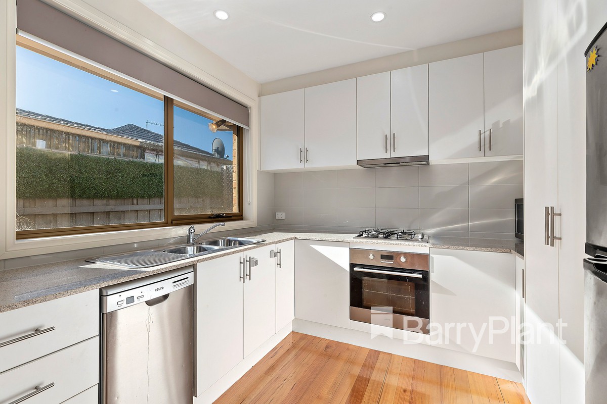 2/4 Leon Avenue, Rosebud, VIC 3939, Rosebud - Thumbnail 2