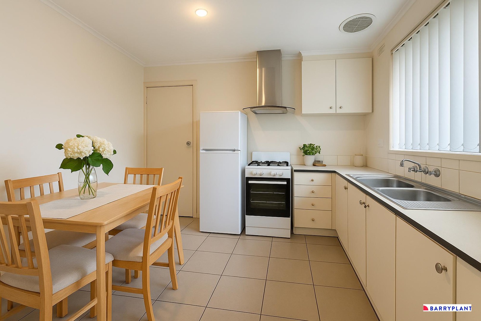 2/4 Maxine Court, Noble Park, VIC 3174 - Thumbnail 2 - 20/05/2025