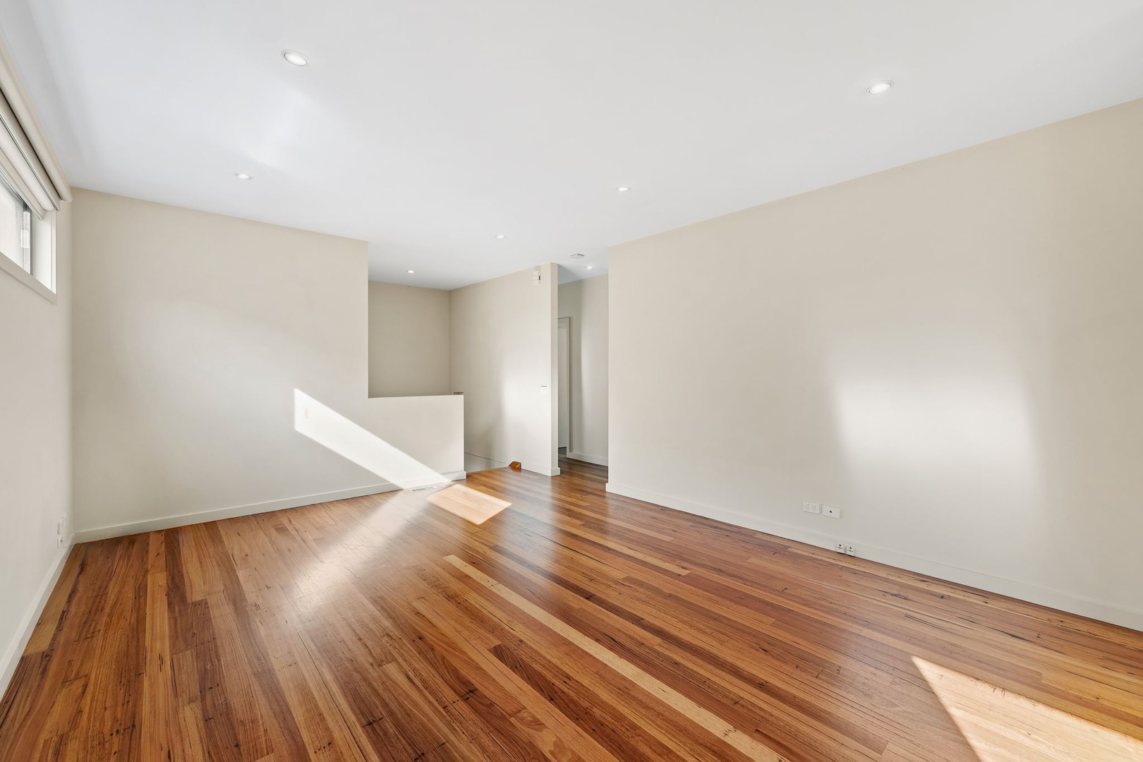 2/4 Mccarthy Grove, Montmorency, VIC 3094 - Thumbnail 1 - 30/04/2026