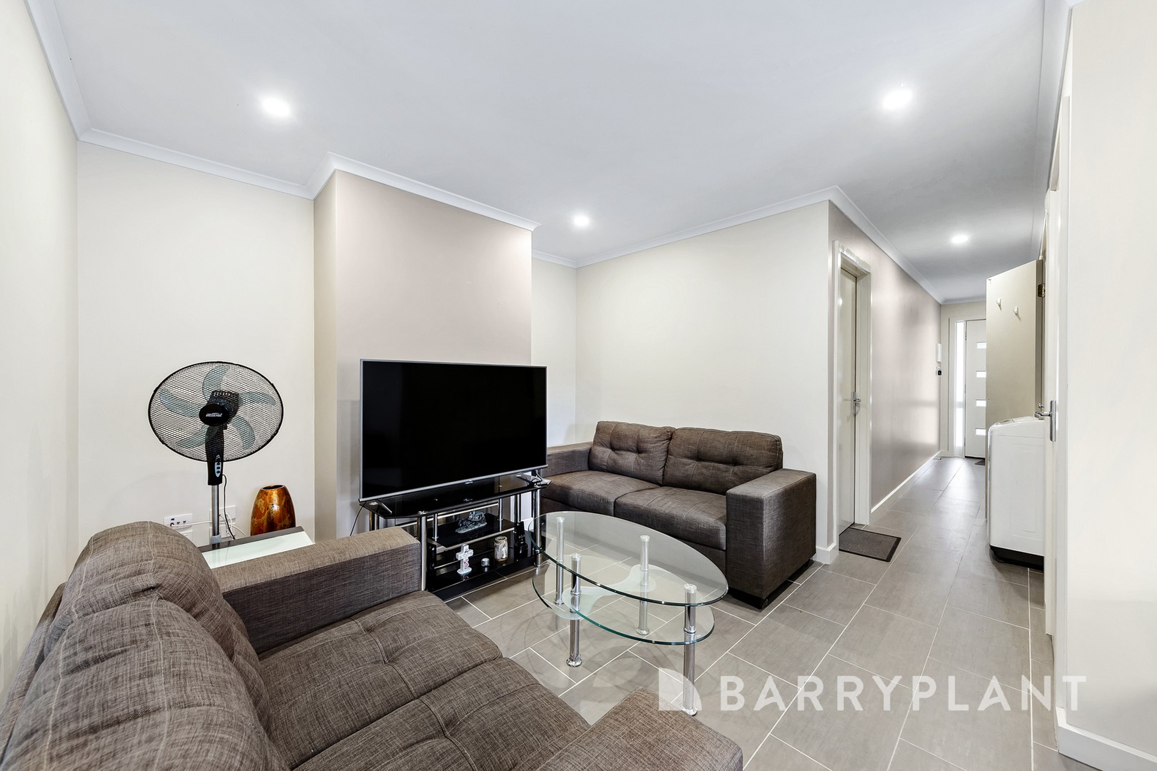 2/4 McRae Avenue, St Albans, VIC 3021, St Albans - Thumbnail 2