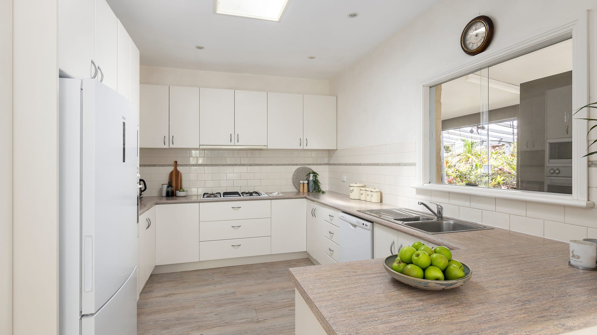 2-4 Melbourne Hill Rd, Warrandyte, VIC 3113, Warrandyte - Thumbnail 3