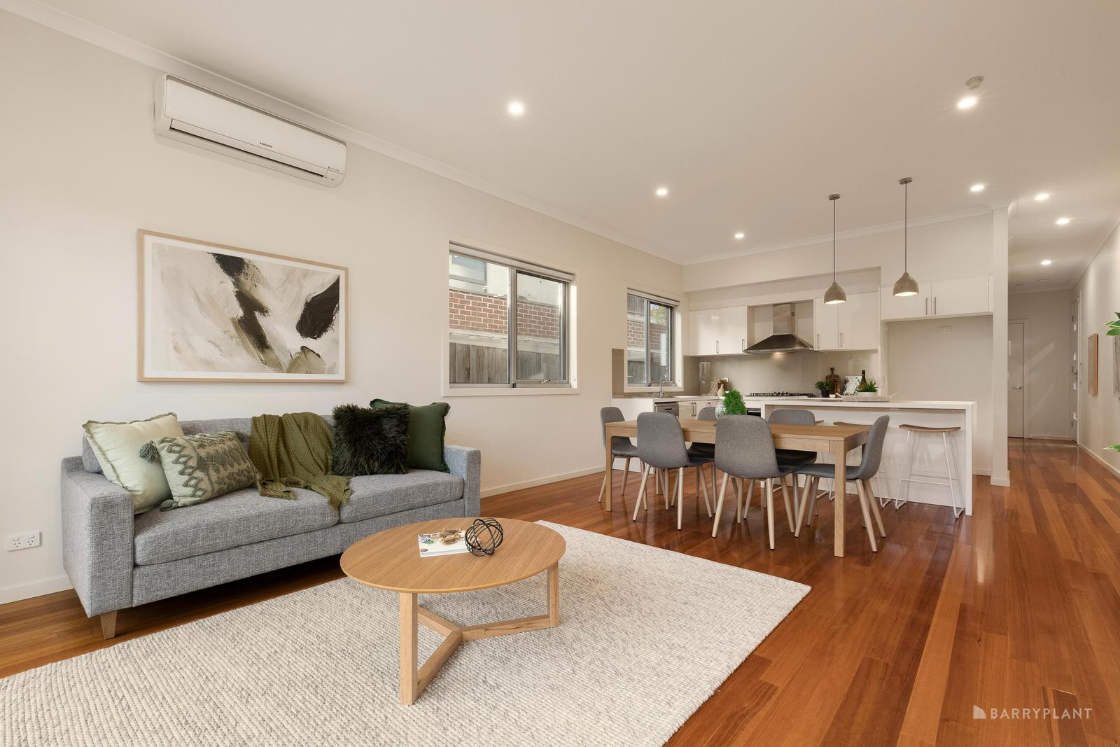 2/4 Milne Street, Mitcham, VIC 3132 - Thumbnail 2 - 01/07/2024