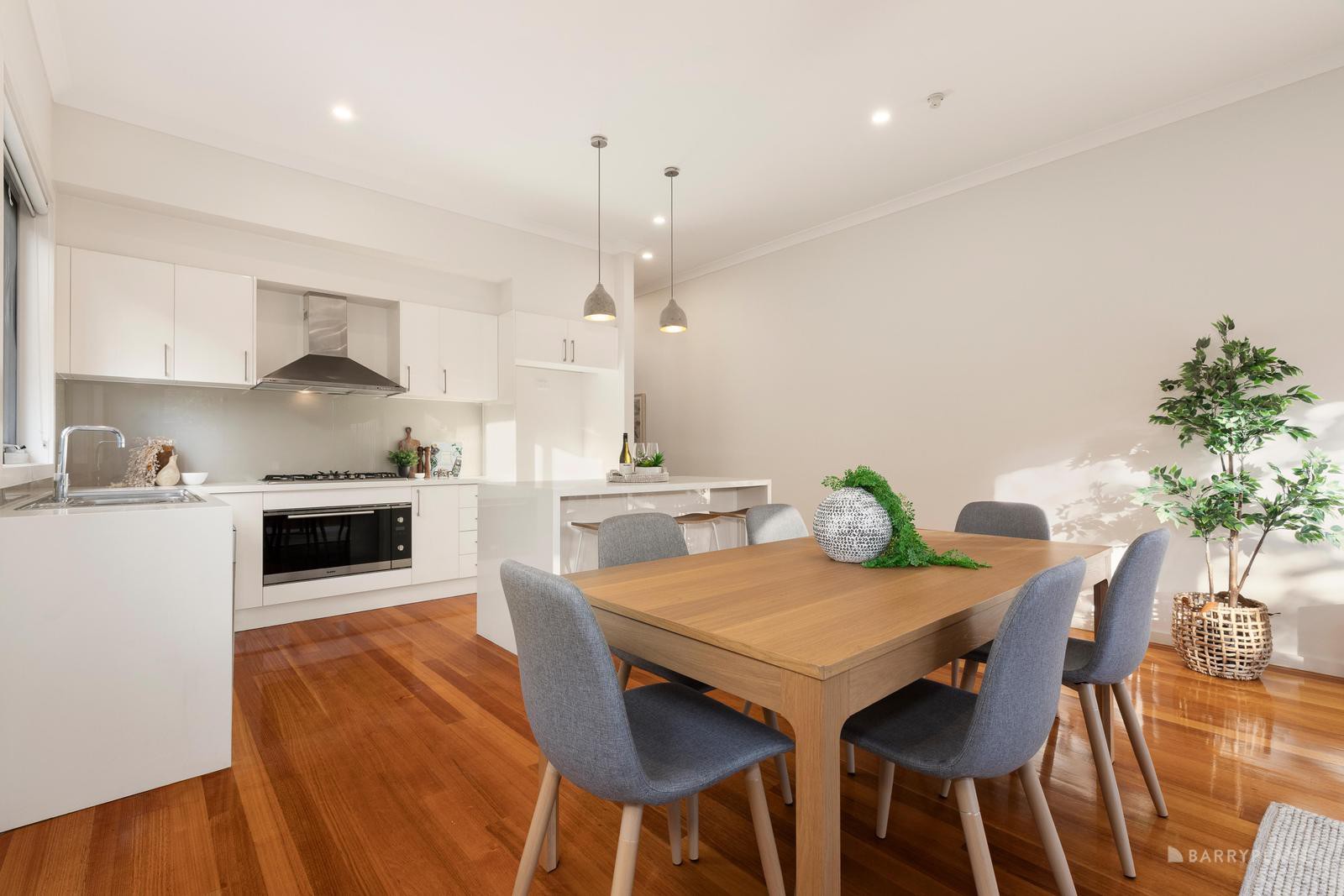 2/4 Milne Street, Mitcham, VIC 3132, Mitcham - Thumbnail 3