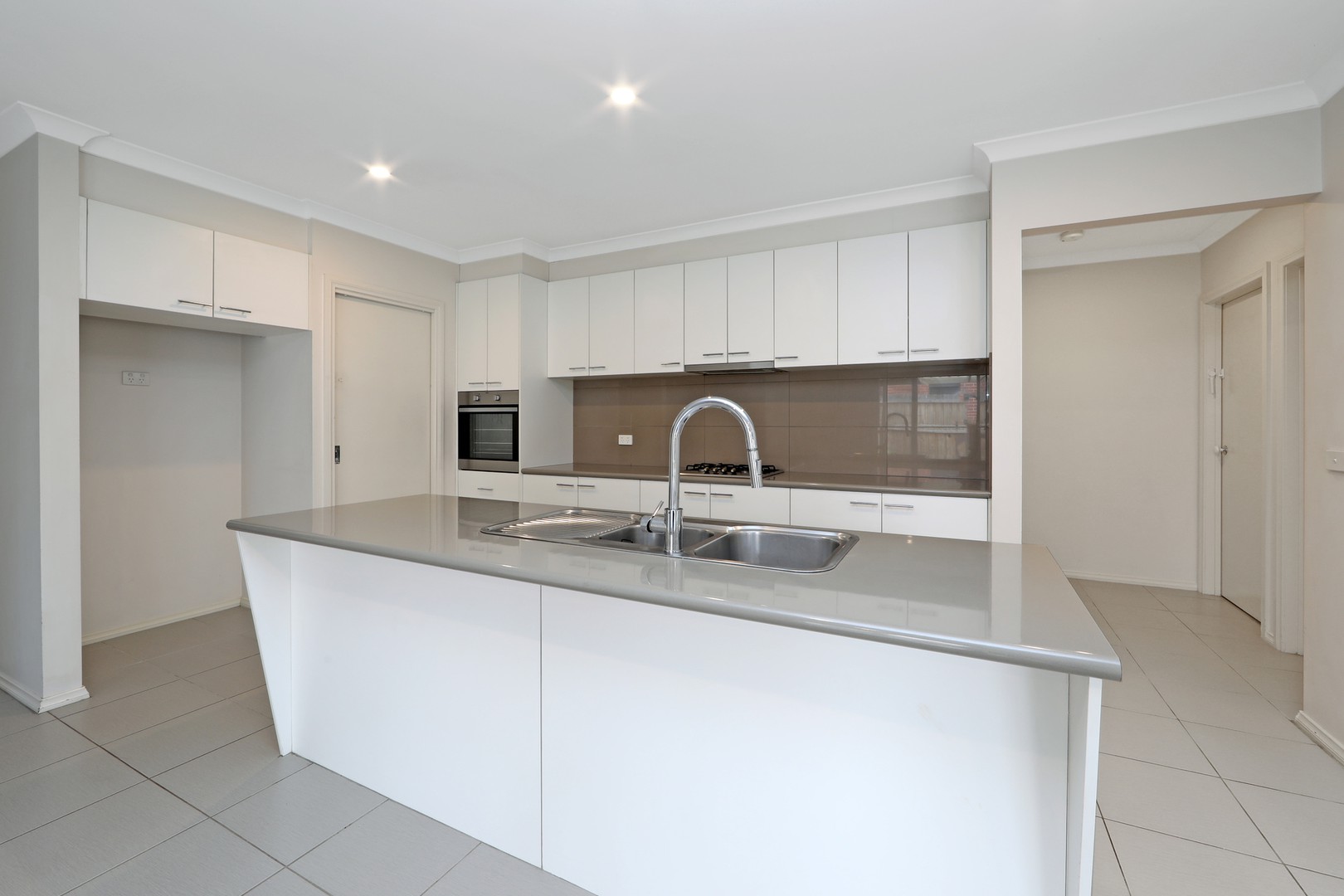 2/4 Third Avenue, Rowville, VIC 3178, Rowville - Thumbnail 3