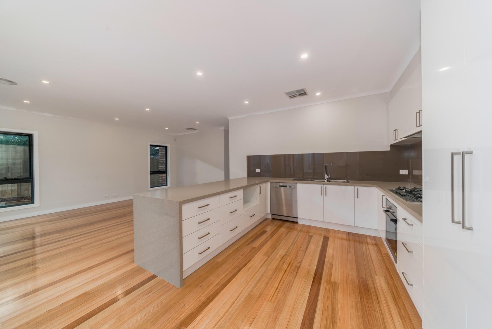 2/4 Uralla Street, Vermont, VIC 3133, Vermont - Thumbnail 2