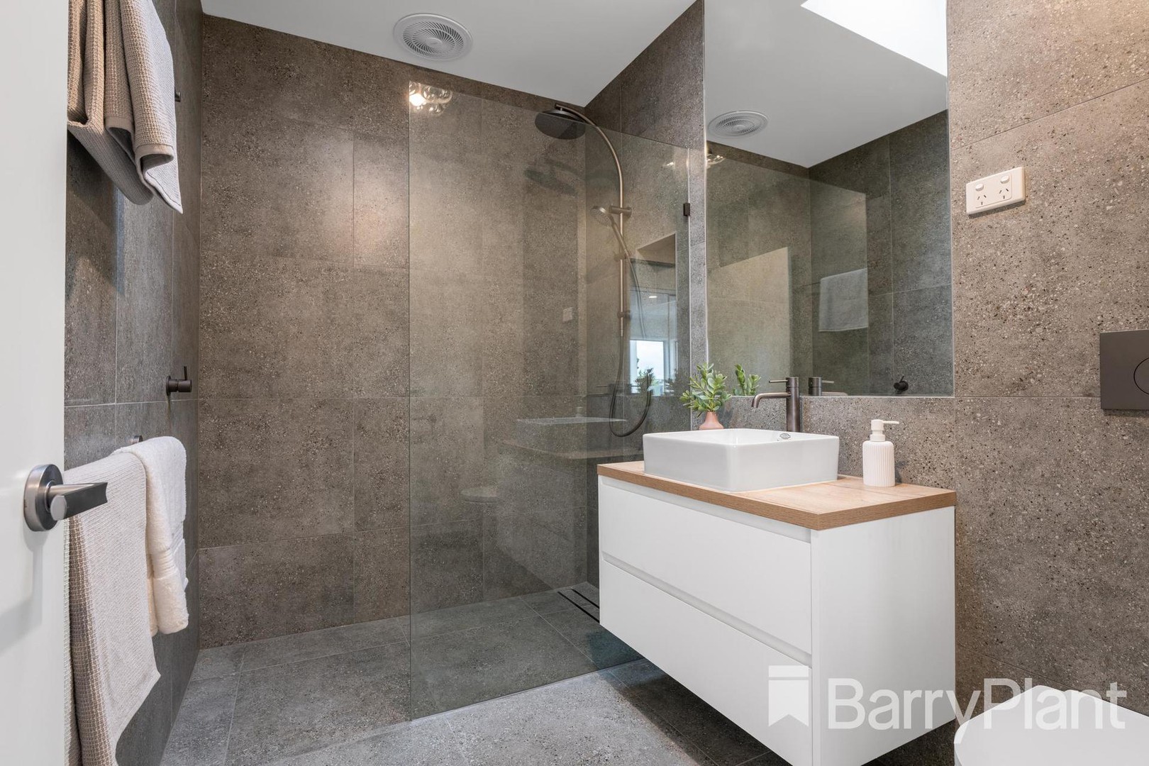 2/4 Watersedge TerraceHighton, VIC 3216, Highton - Thumbnail 8