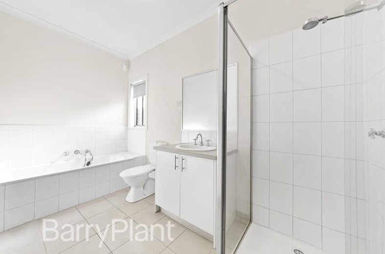 2/40 Mccubbin Way, Caroline Springs, VIC 3023, Caroline Springs - Thumbnail 7
