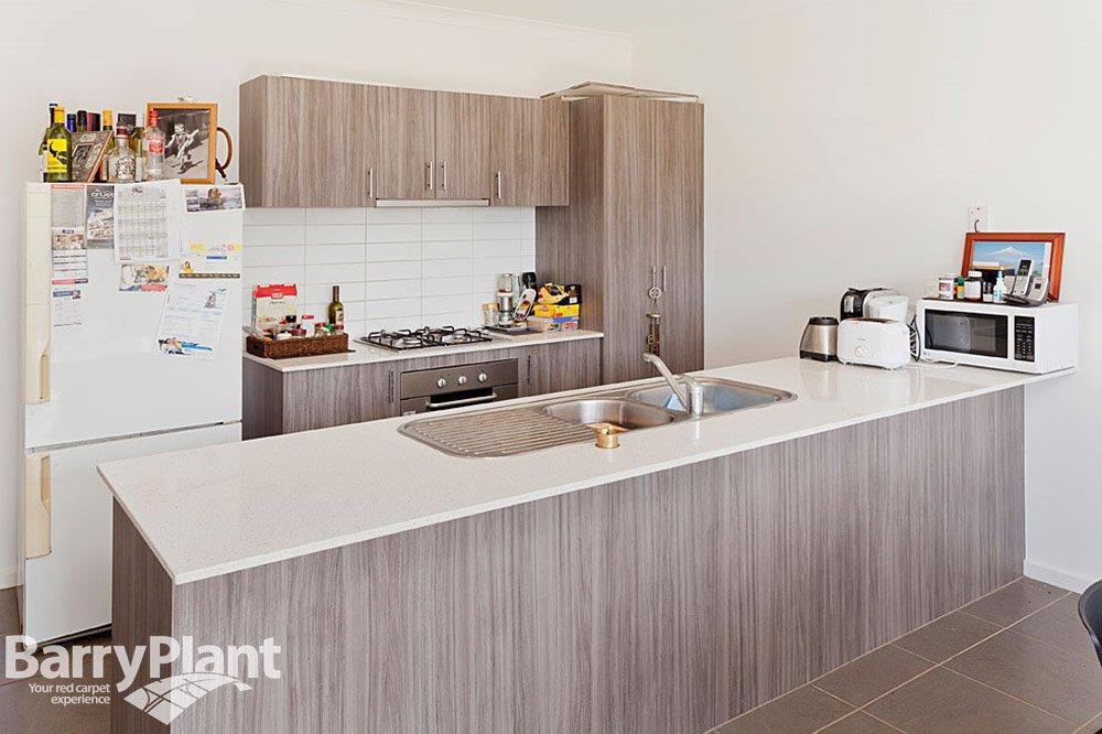 2/40 Toledo Crescent, Point Cook, VIC 3030 - Thumbnail 2 - 22/11/2021