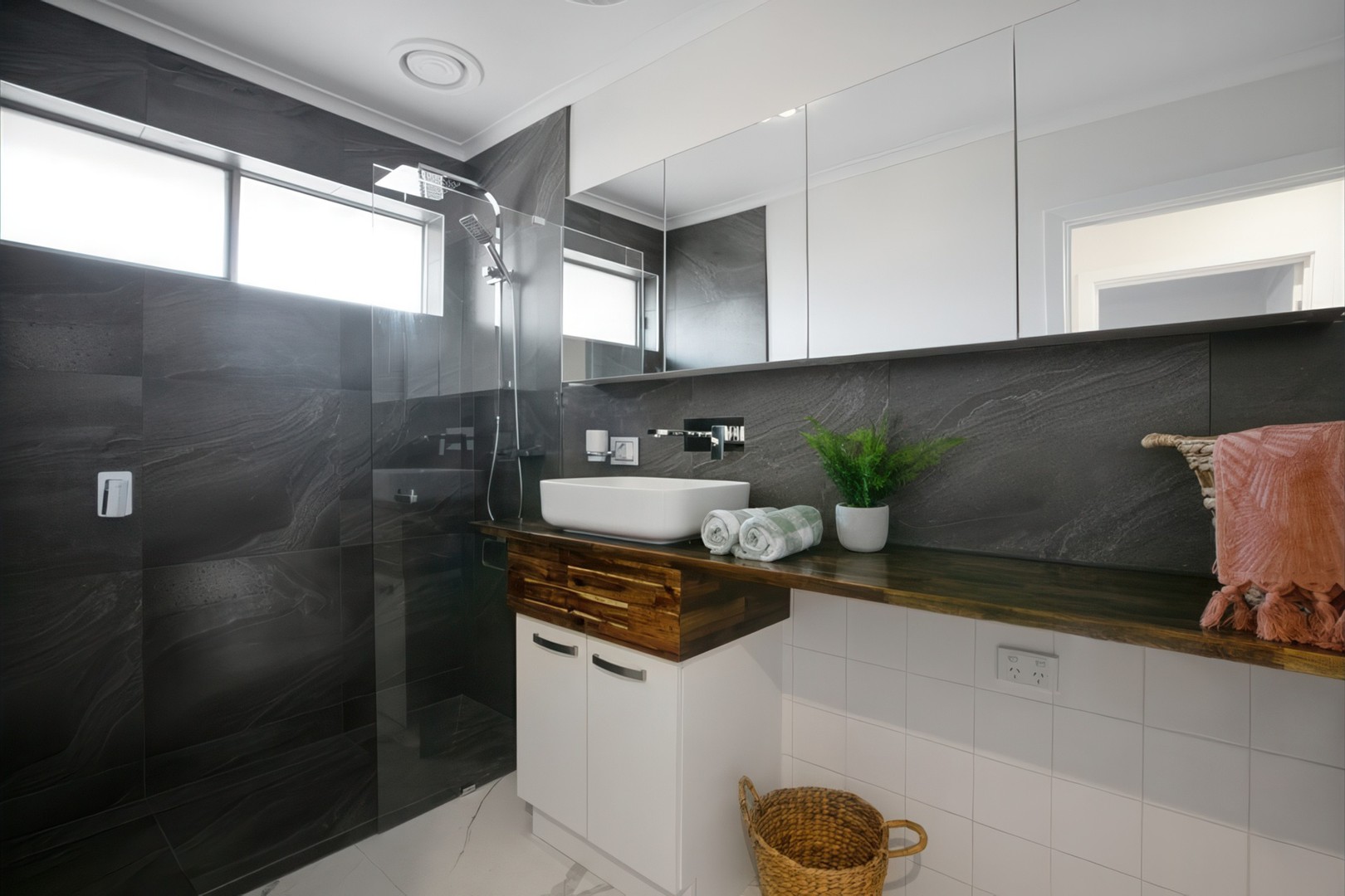 2/41 Hickford Street, Reservoir, VIC 3073 - Thumbnail 2 - 22/12/2025