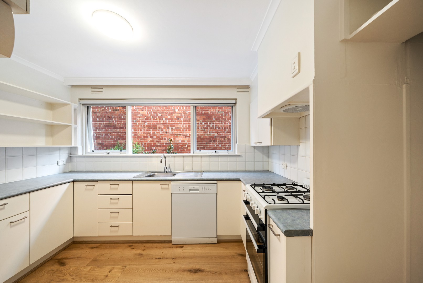 2/41 Park Street, South Yarra, VIC 3141 - Thumbnail 2 - 04/09/2026