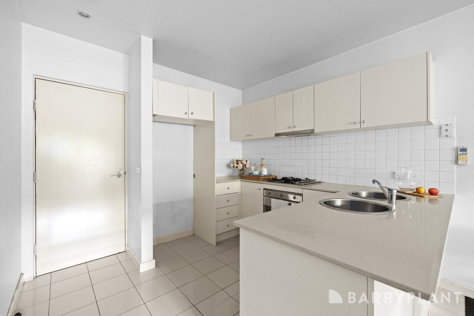 2/42-50 Napier Crescent, Essendon, VIC 3040, Essendon - Thumbnail 5