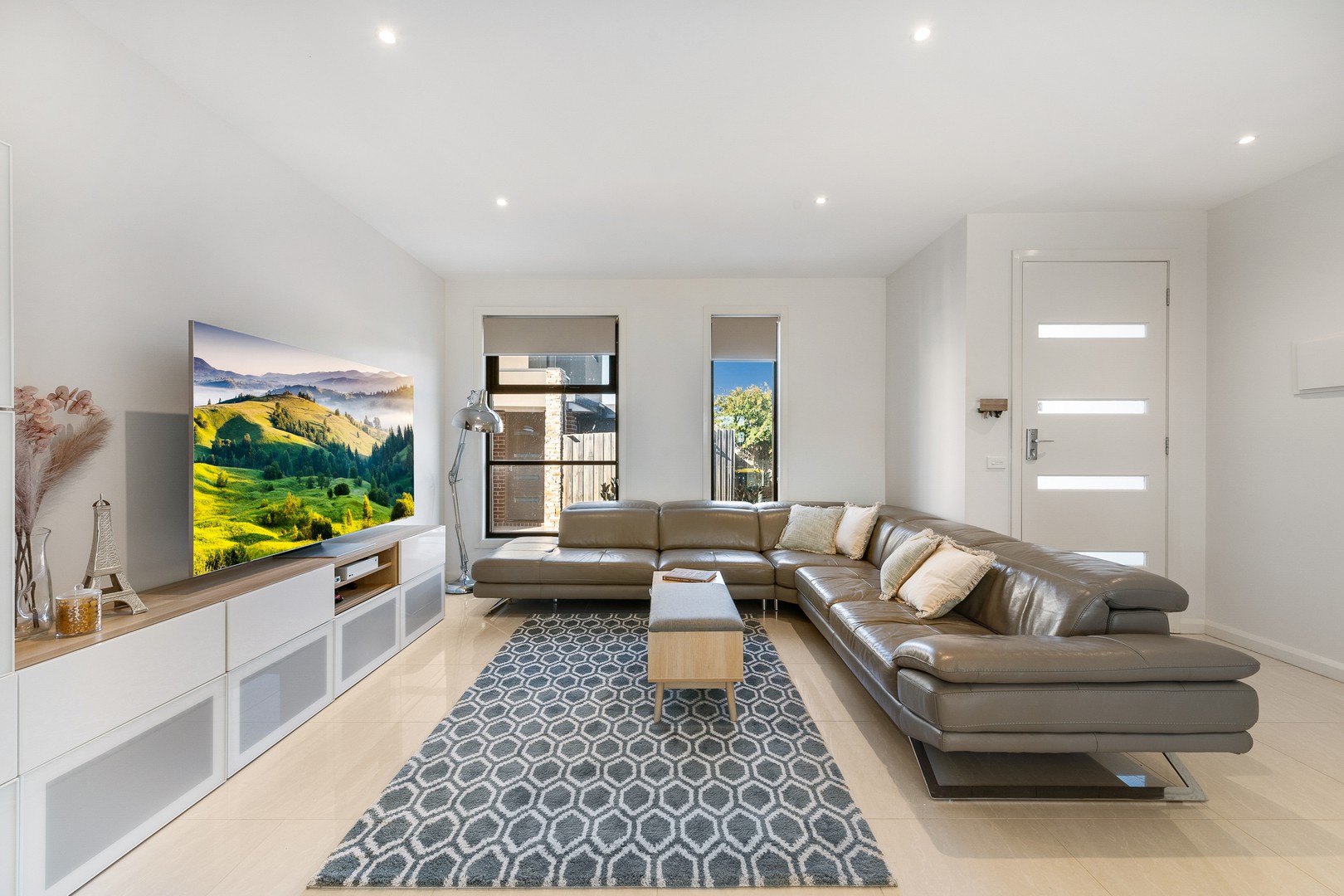 2/42 Albert Road, Sydenham, VIC 3037, Sydenham - Thumbnail 2