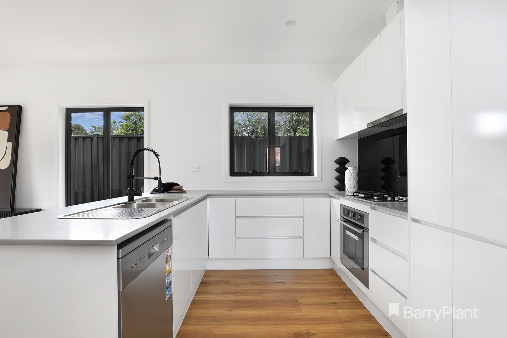 2/42 Hales Crescent, Jacana, VIC 3047, Jacana - Thumbnail 2
