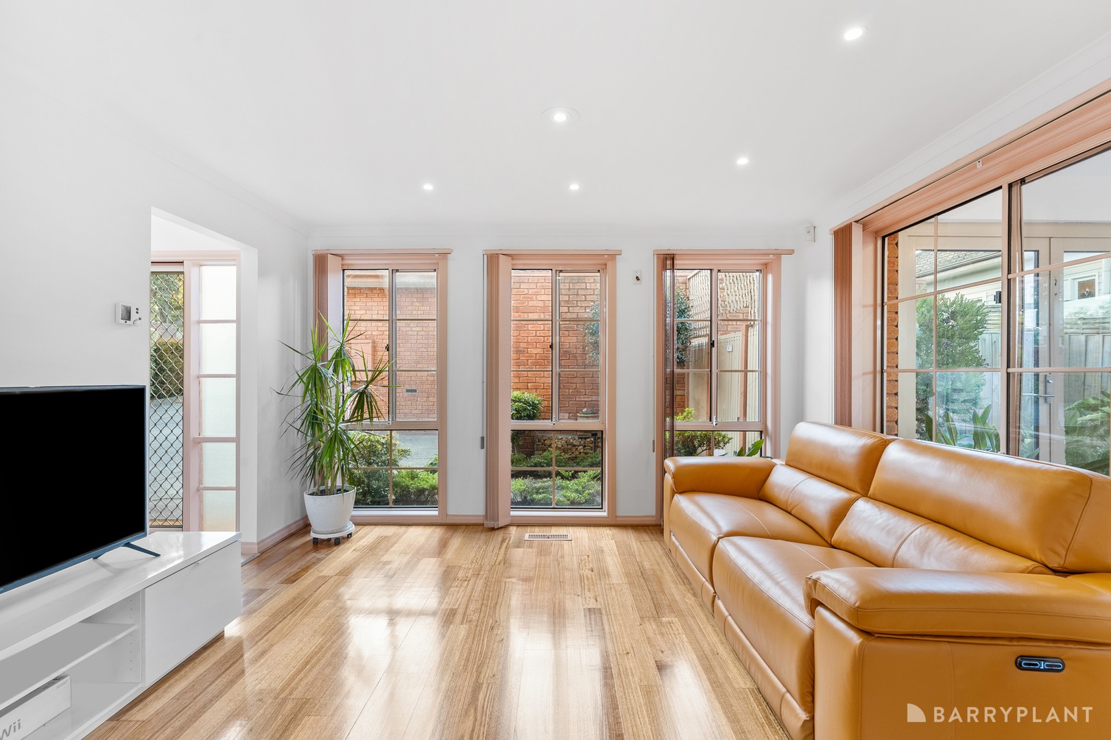 2/427 Mitcham Road, Mitcham, VIC 3132, Mitcham - Thumbnail 2