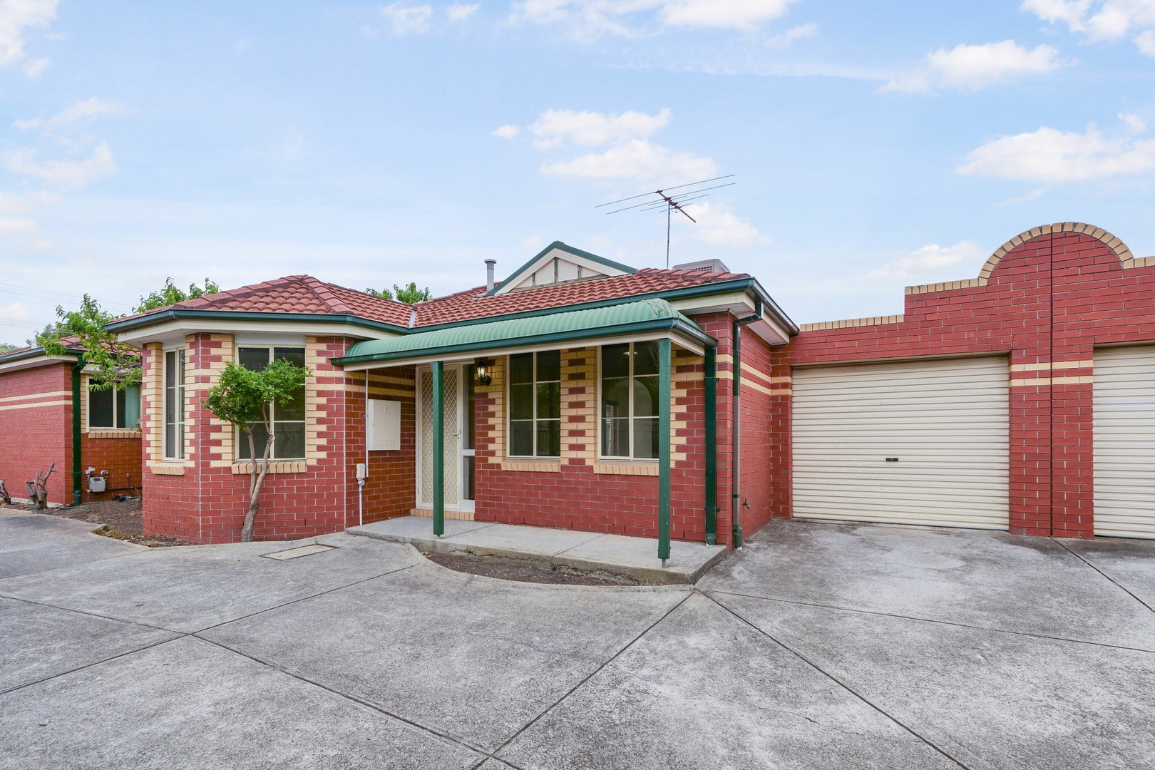 2/43 Elizabeth Street, St Albans, VIC 3021
