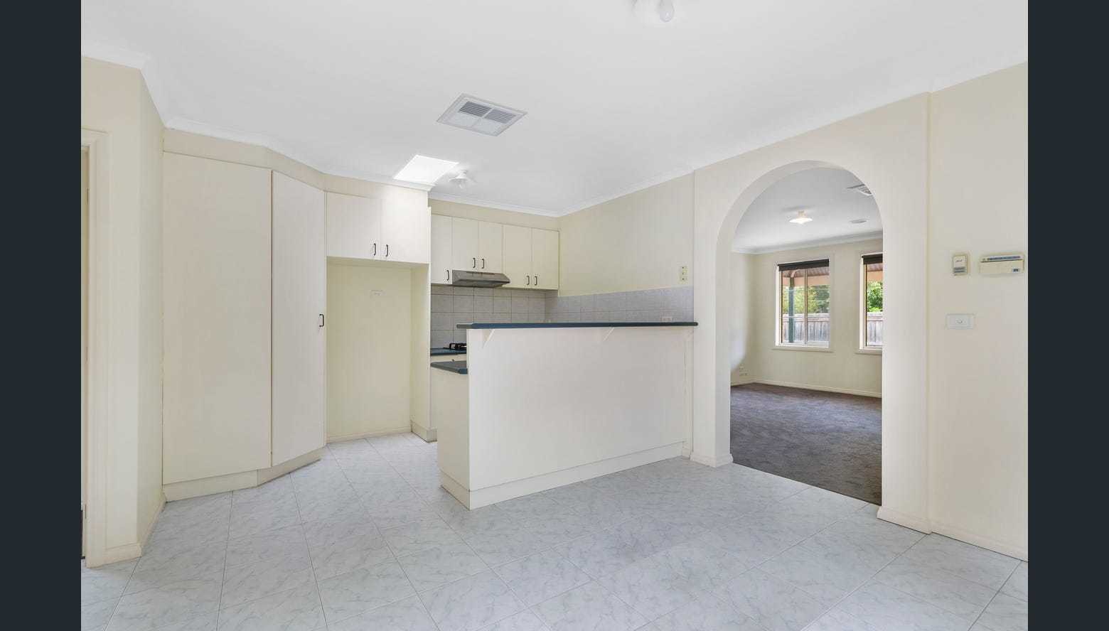 2/43 Elizabeth Street, St Albans, VIC 3021, St Albans - Thumbnail 2