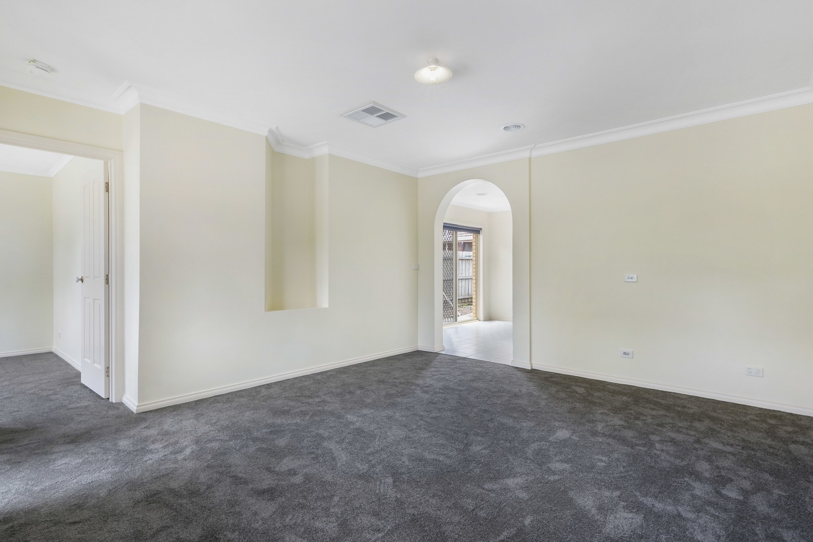 2/43 Elizabeth Street, St Albans, VIC 3021, St Albans - Thumbnail 3