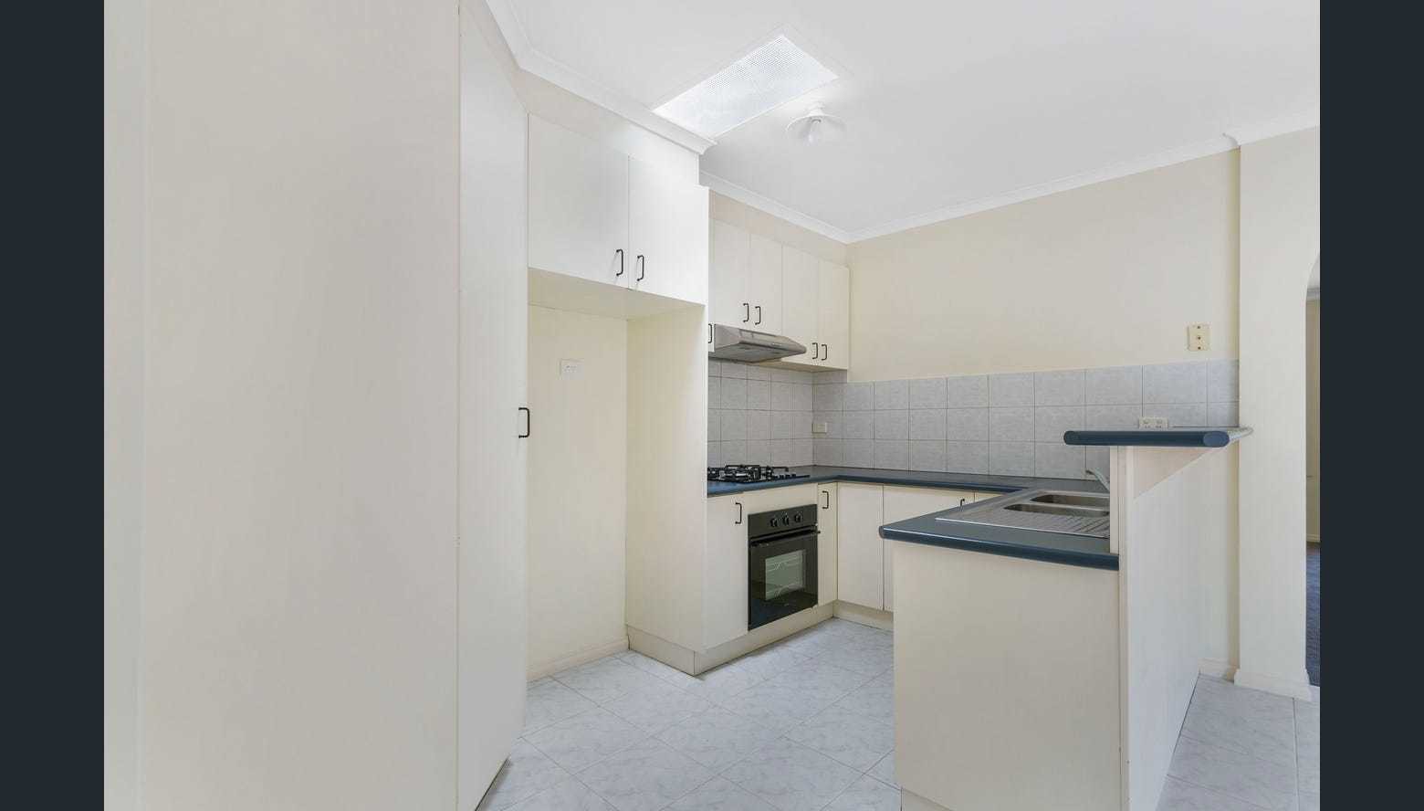 2/43 Elizabeth Street, St Albans, VIC 3021, St Albans - Thumbnail 3