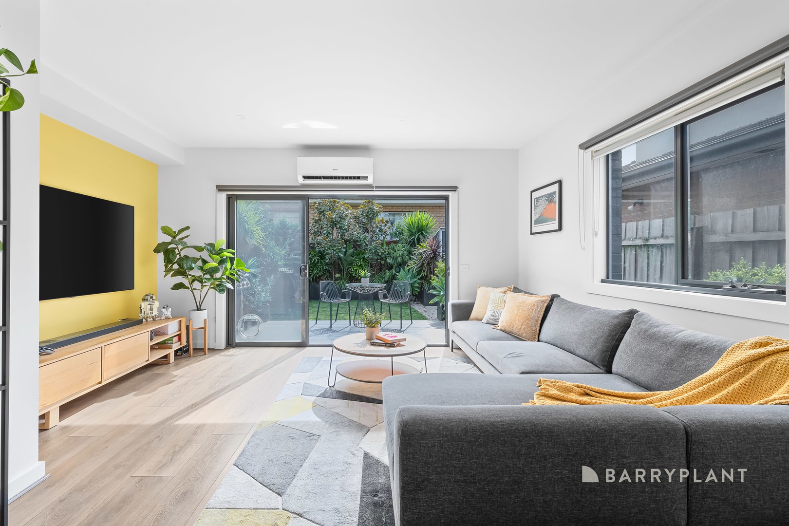 2/43 Victoria Street, Preston, VIC 3072 - Thumbnail 2 - 05/03/2025