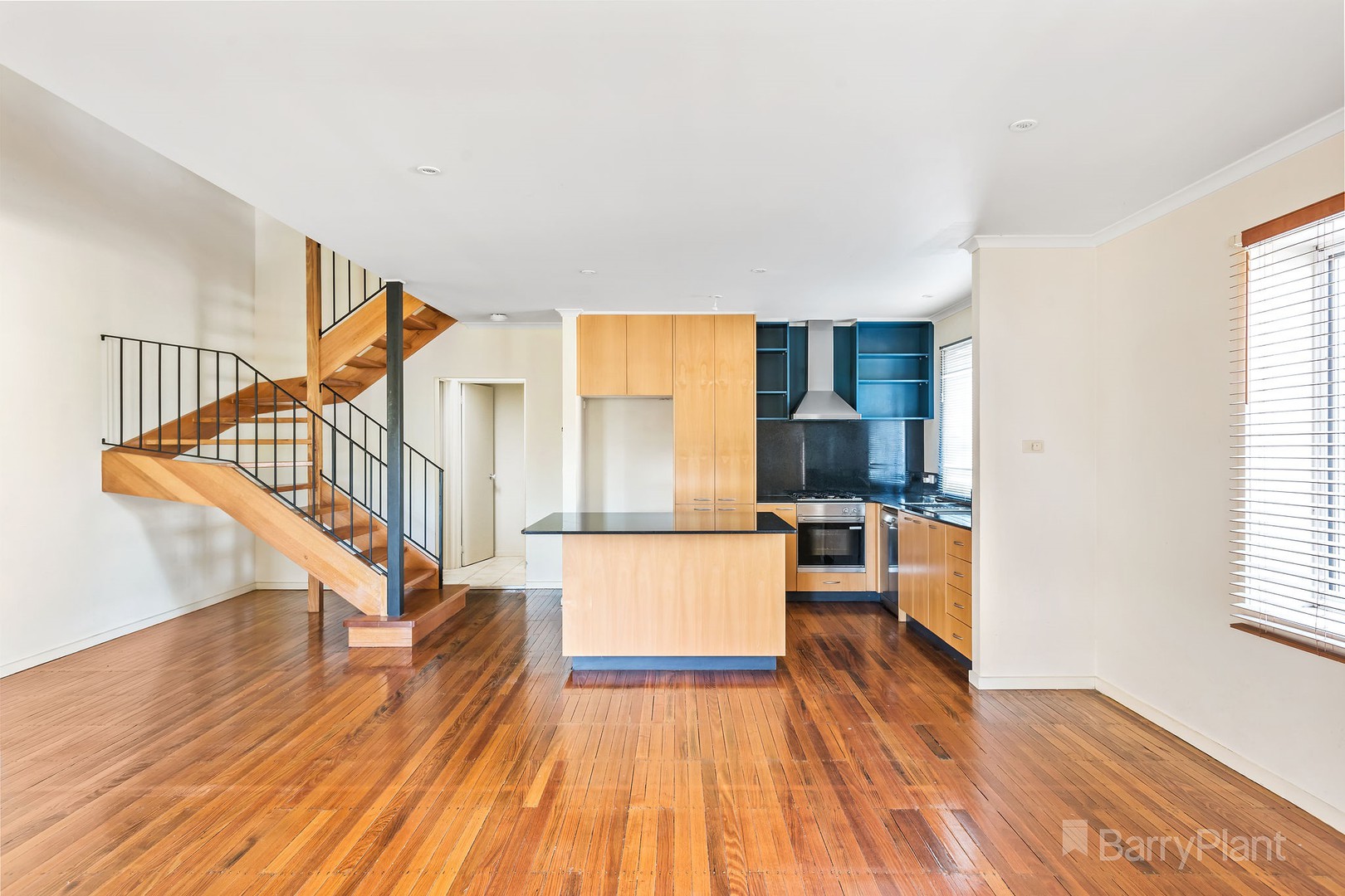 2/44 Collins  Street, Mentone, VIC 3194 - Thumbnail 2 - 23/09/2021