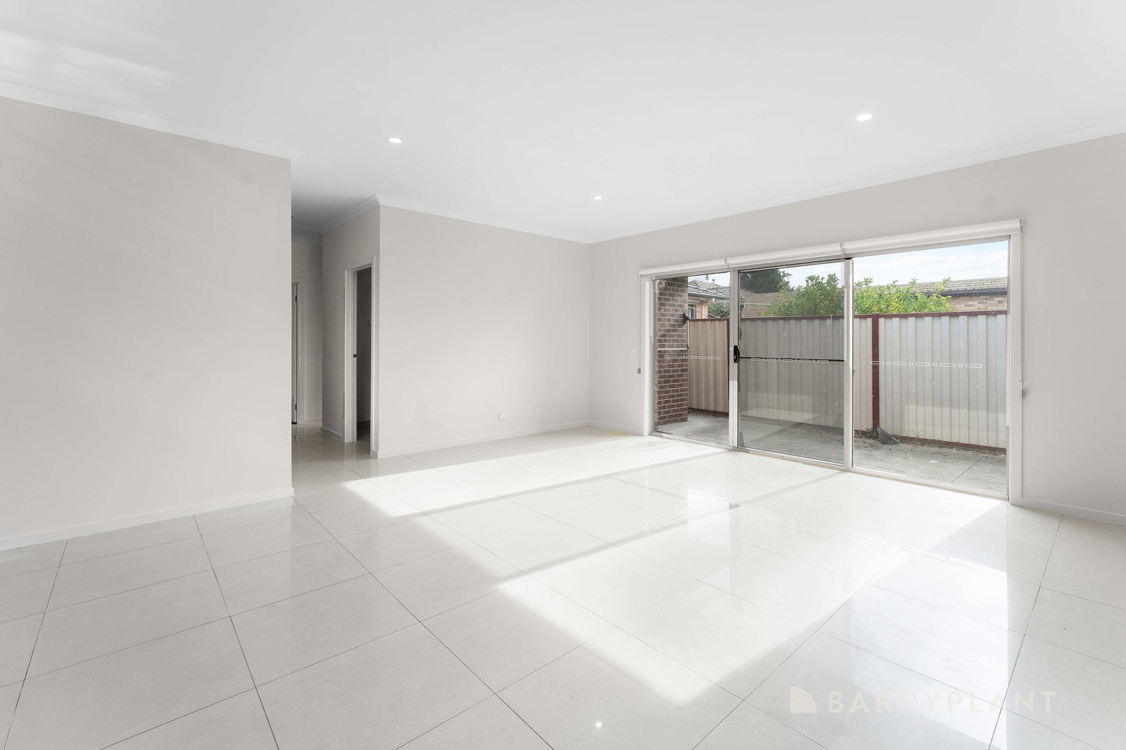 2/46 Erica Avenue, St Albans, VIC 3021, St Albans - Thumbnail 2