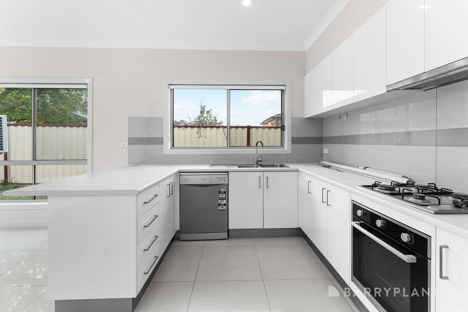 2/46 Erica Avenue, St Albans, VIC 3021, St Albans - Thumbnail 3