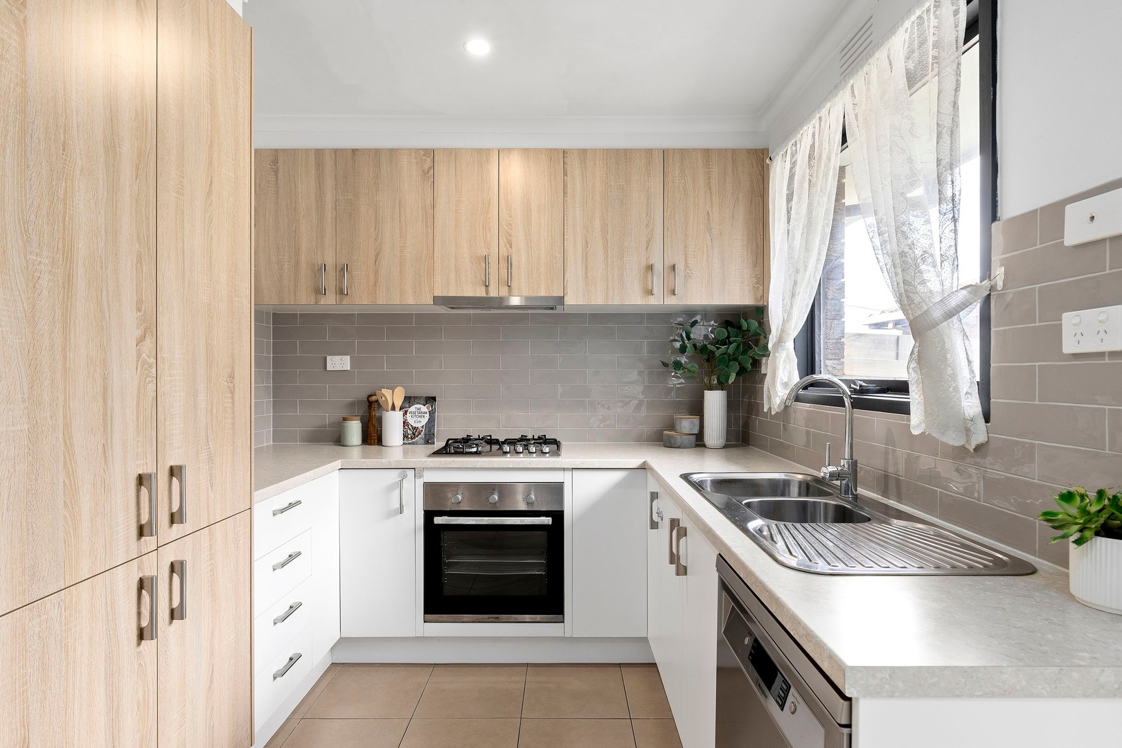2/47 Austin Crescent, Pascoe Vale, VIC 3044, Pascoe Vale - Thumbnail 3