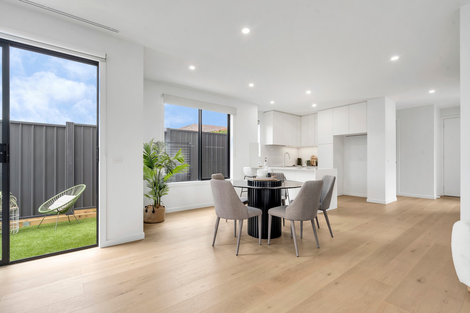 2/48 Cameron Street, Airport West, VIC 3042, Airport West - Thumbnail 3