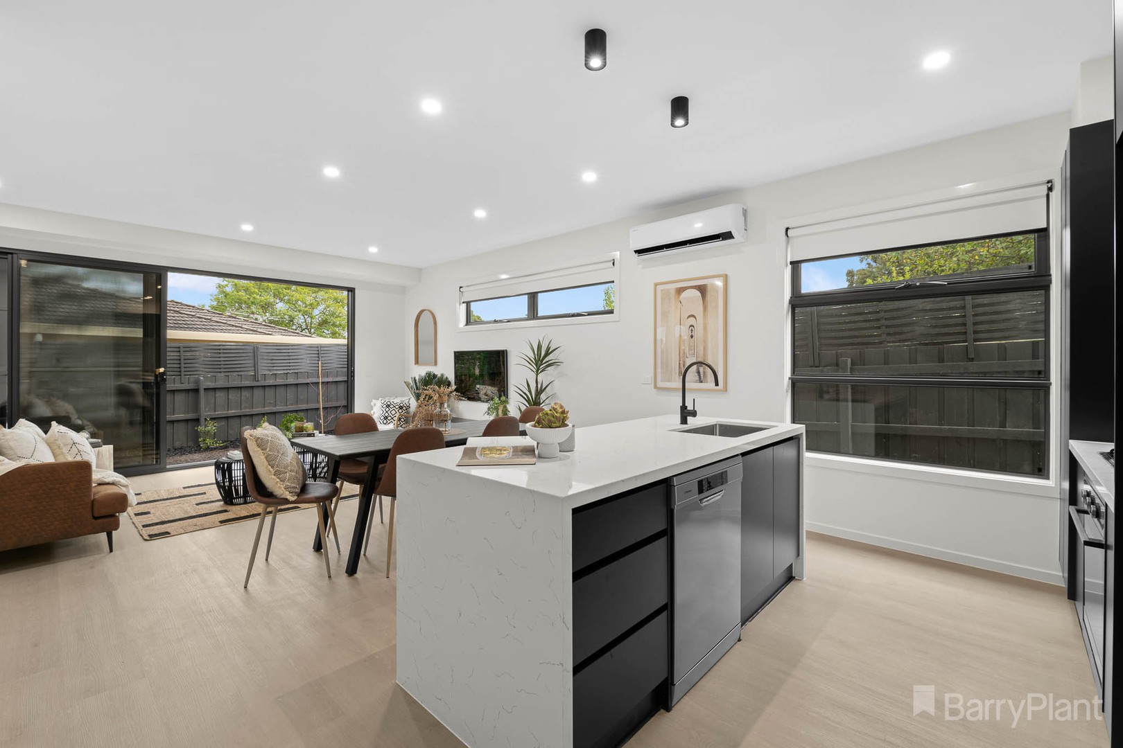 2/48 Hanley Street, Narre Warren, VIC 3805, Narre Warren - Thumbnail 3