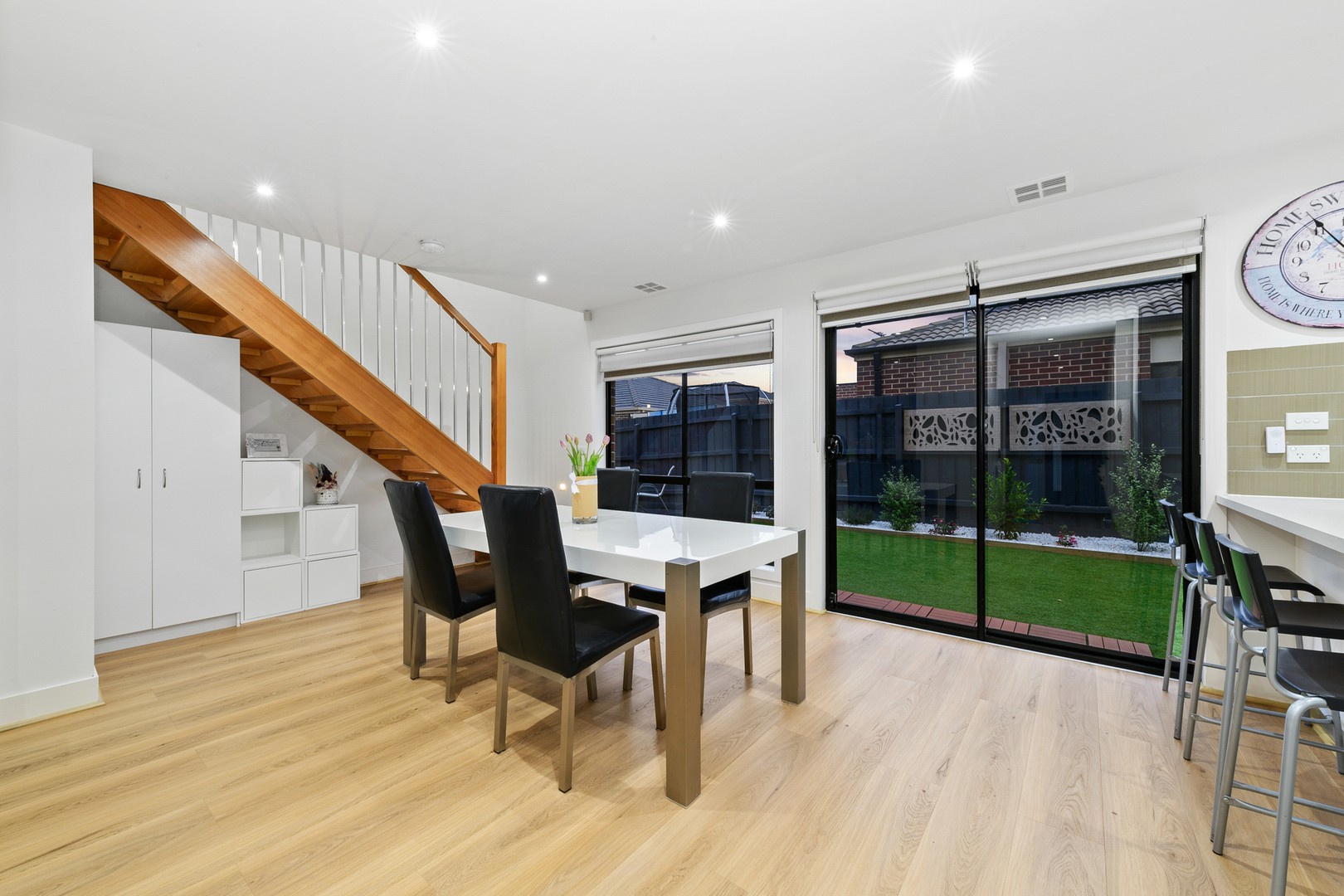 2/49 Jade Way, Hillside, VIC 3037 - Thumbnail 2 - 05/07/2022