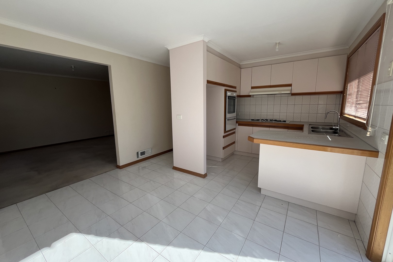 2/49 Silvereye Crescent, Werribee, VIC 3030, Werribee - Thumbnail 3