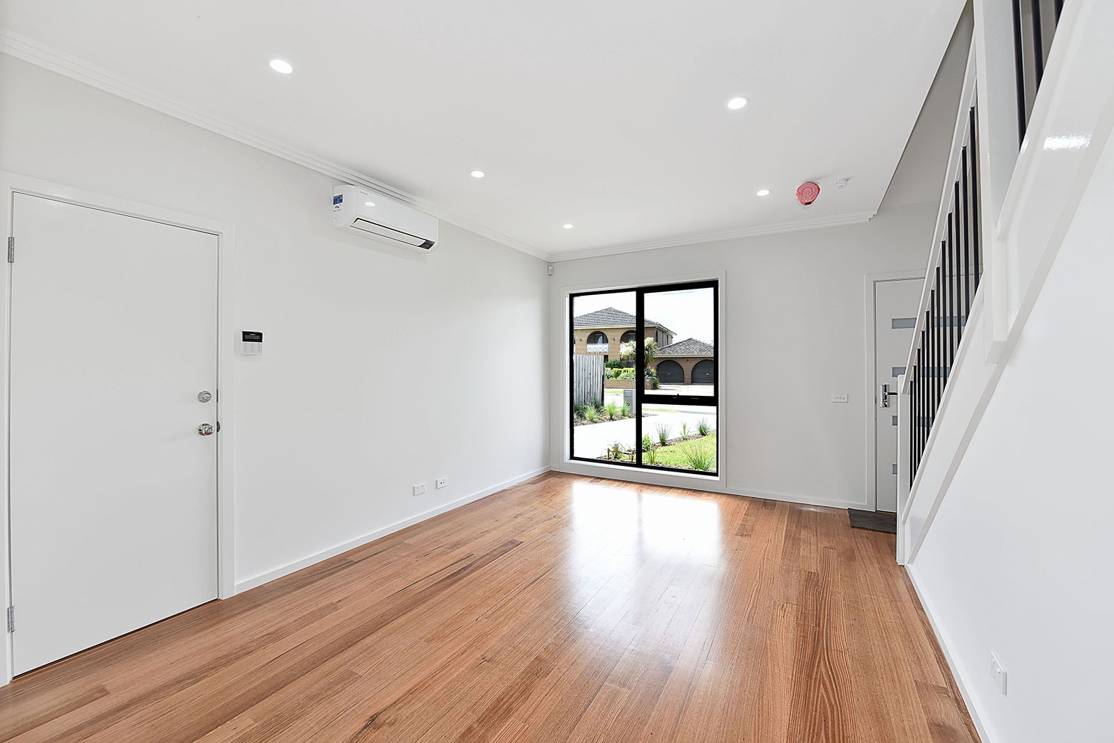 2/5 Banksia Grove, Tullamarine, VIC 3043, Tullamarine - Thumbnail 2