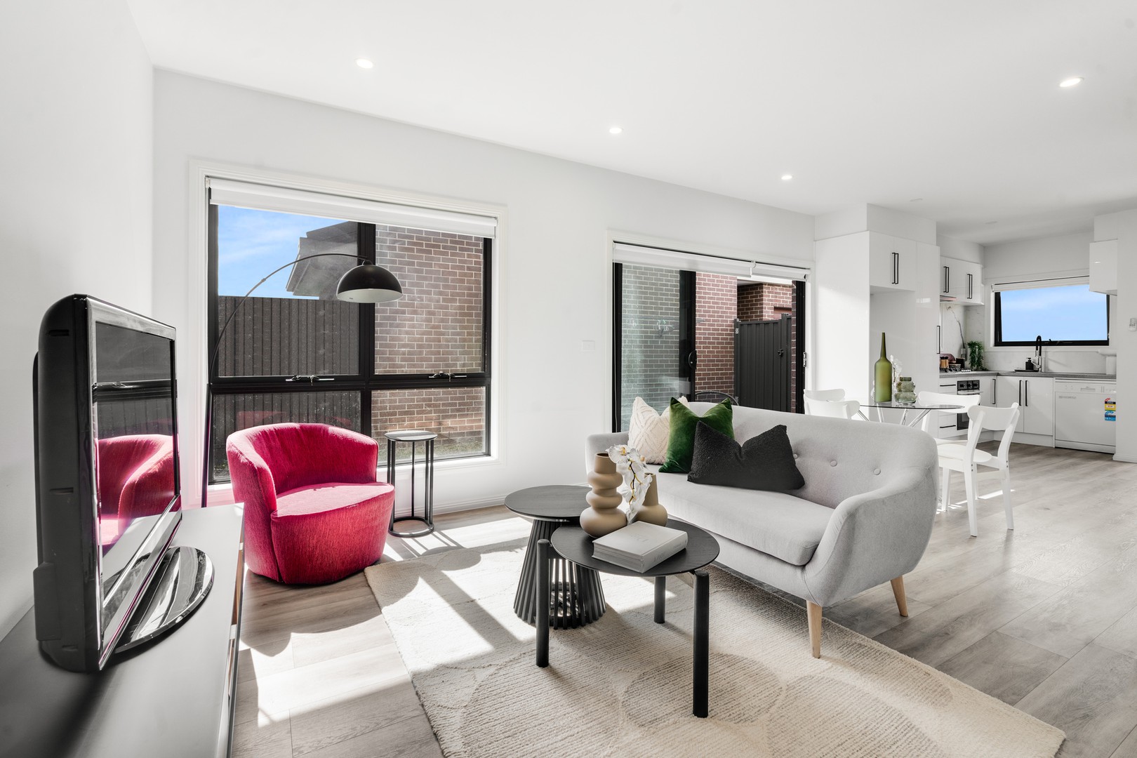 2/5 Davies Street, Hadfield, VIC 3046, Hadfield - Thumbnail 2
