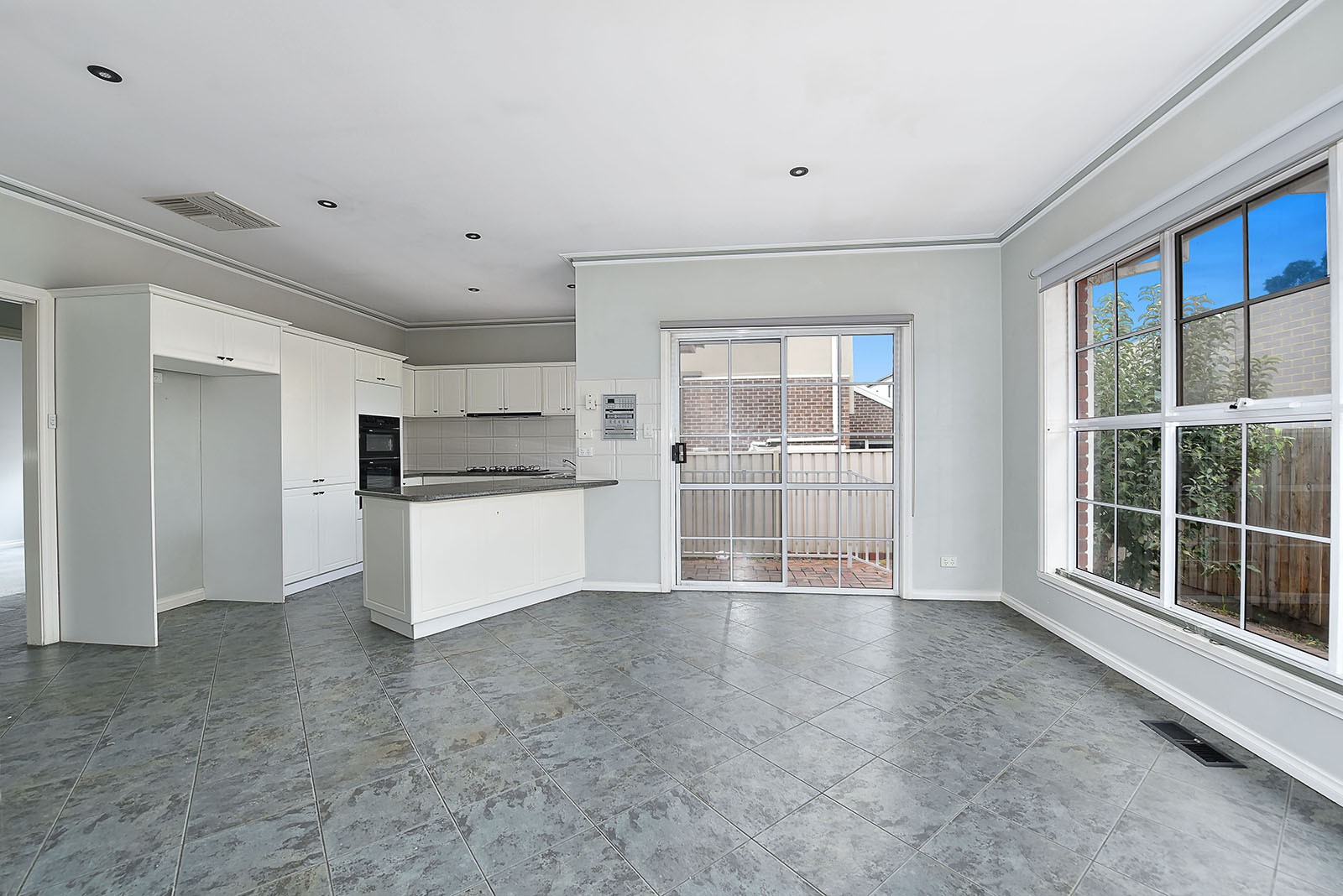 2/5 Evans Street, Moonee Ponds, VIC 3039, Moonee Ponds - Thumbnail 3