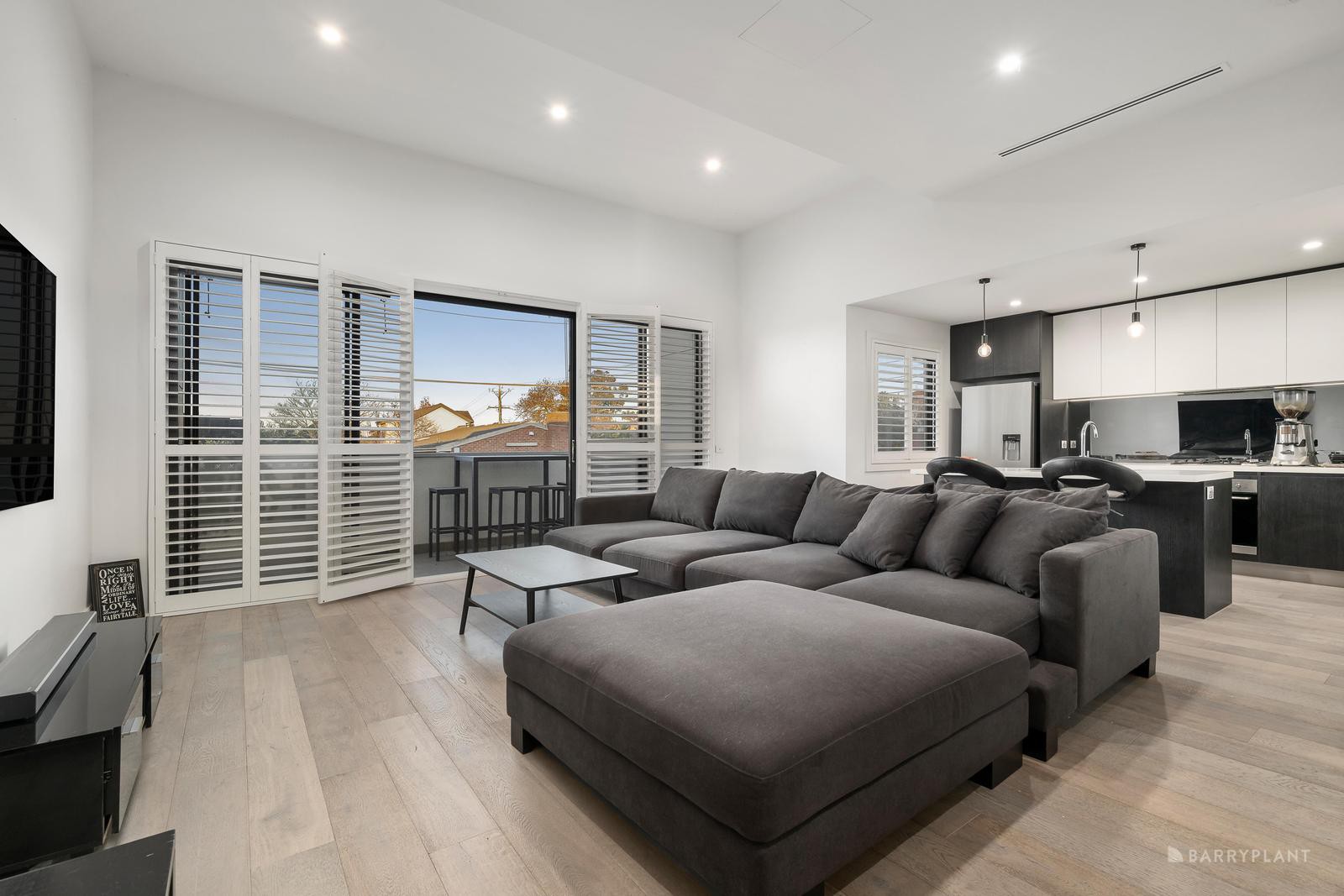 2/5 Glendale Avenue, Templestowe, VIC 3106 - Thumbnail 2 - 29/05/2024