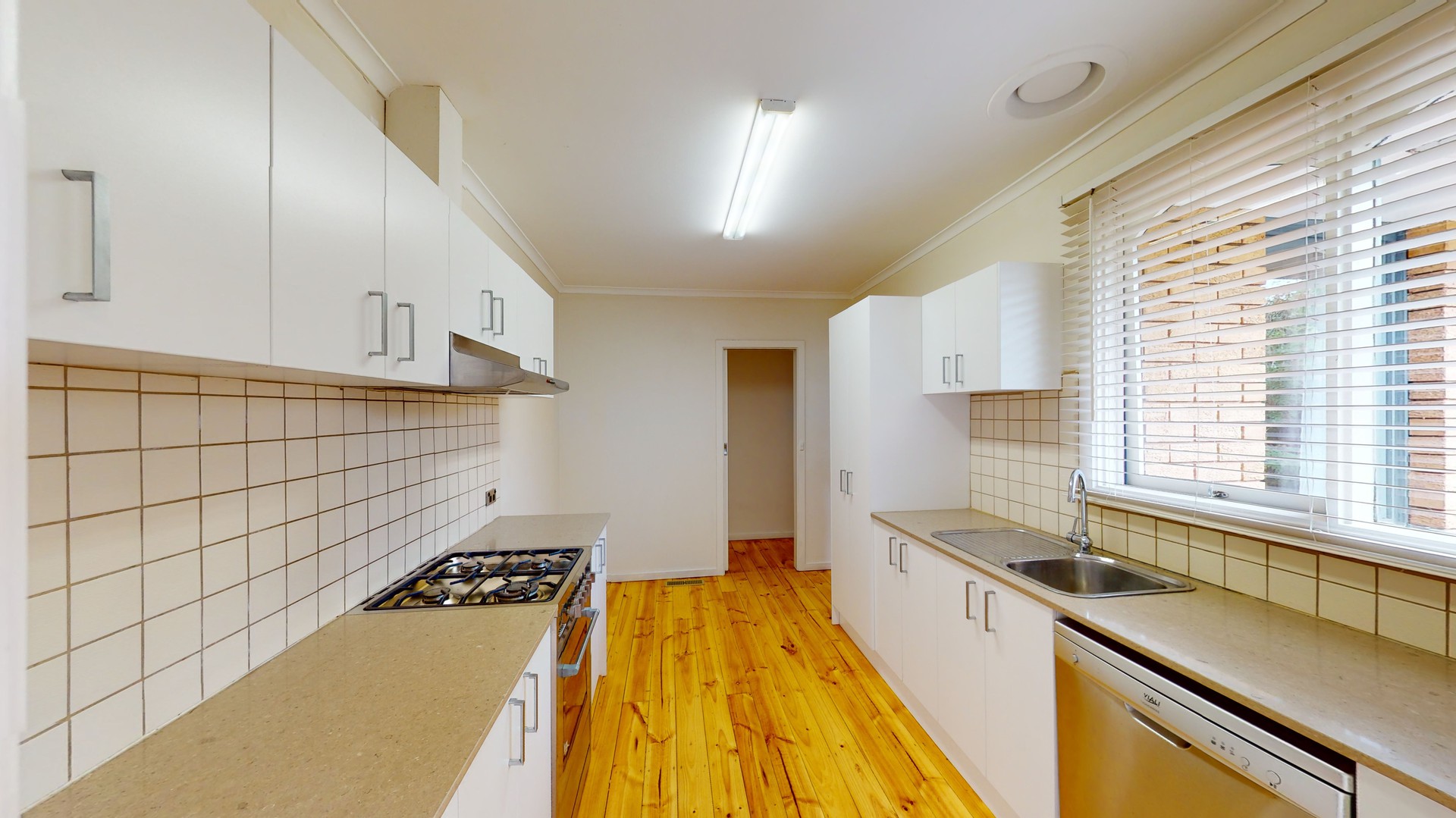 2/5 Hiddleston Avenue, Box Hill South, VIC 3128, Box Hill South - Thumbnail 2