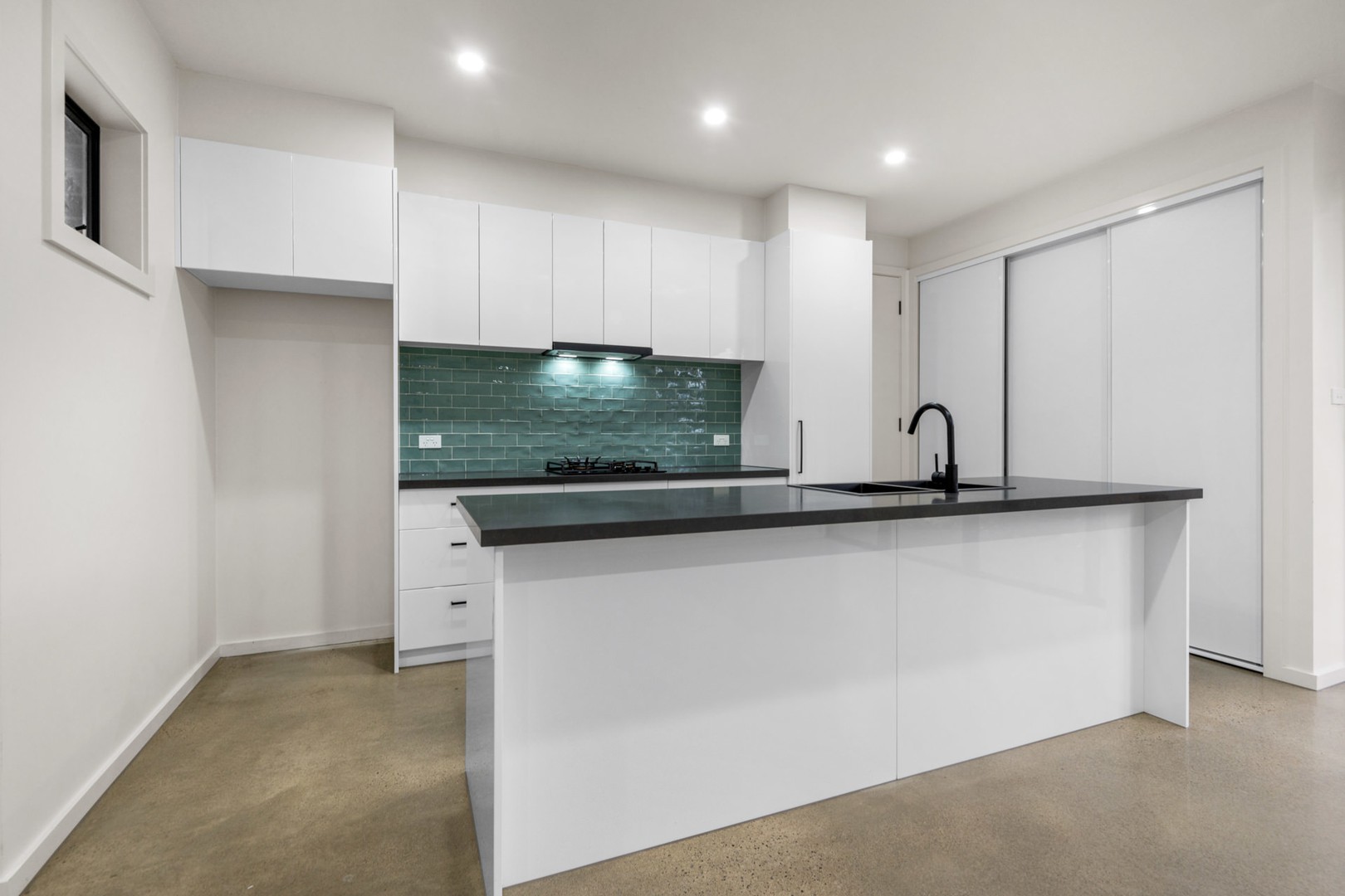 2/5 North Shore Road, Norlane, VIC 3214, Norlane - Thumbnail 2