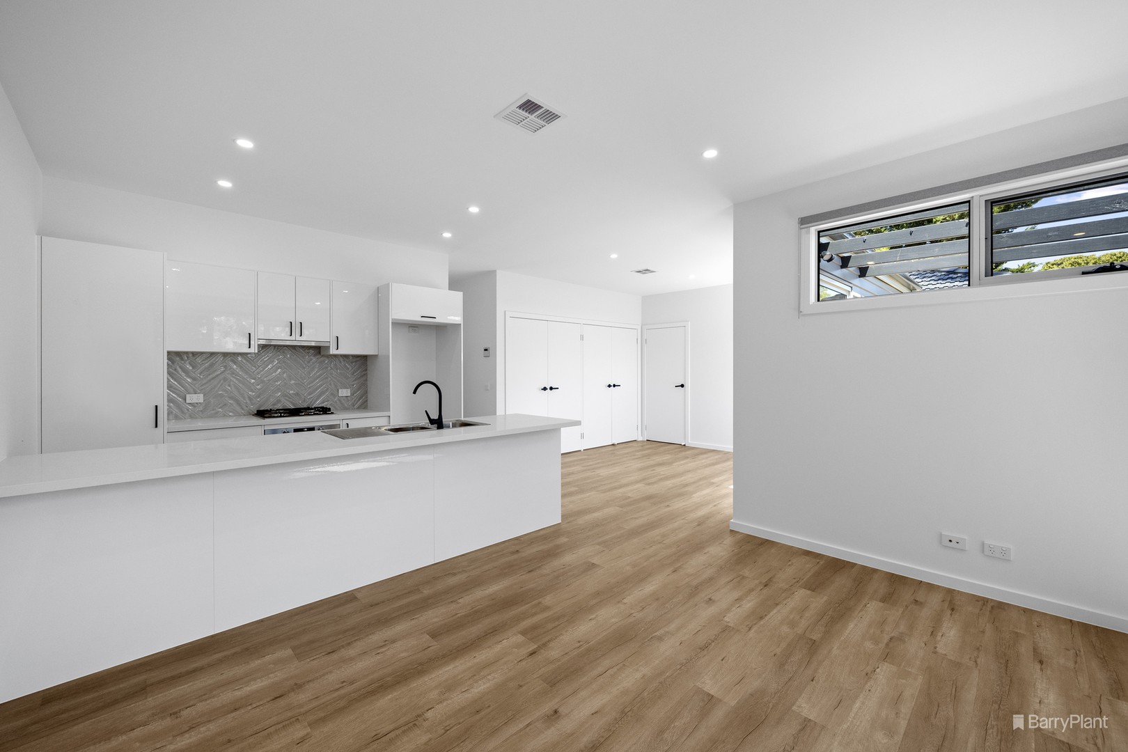 2/5 Orchard Street, Kilsyth, VIC 3137, Kilsyth - Thumbnail 2