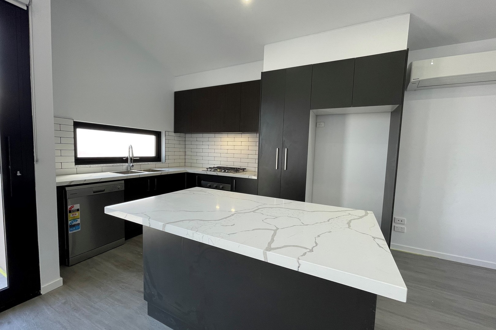 2/5 Willoughby Street, Reservoir, VIC 3073 - Thumbnail 2 - 02/09/2025