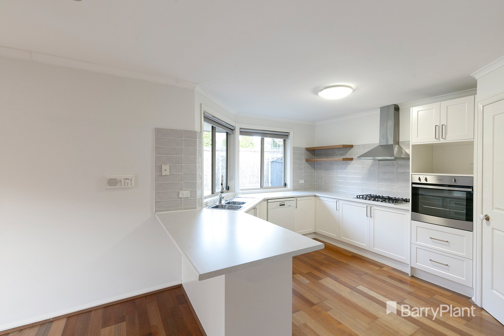 2/50 Langmore Lane, Berwick, VIC 3806 - Thumbnail 1 - 04/08/2026