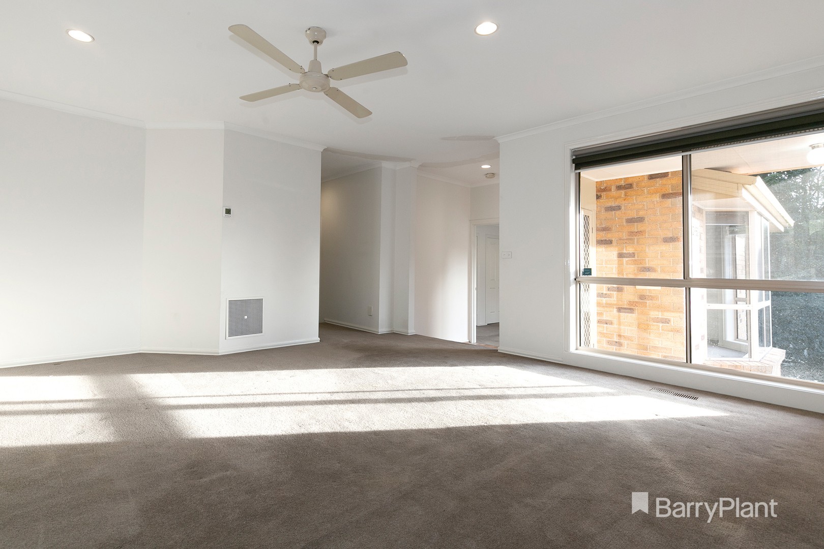 2/50 Langmore Lane, Berwick, VIC 3806, Berwick - Thumbnail 4