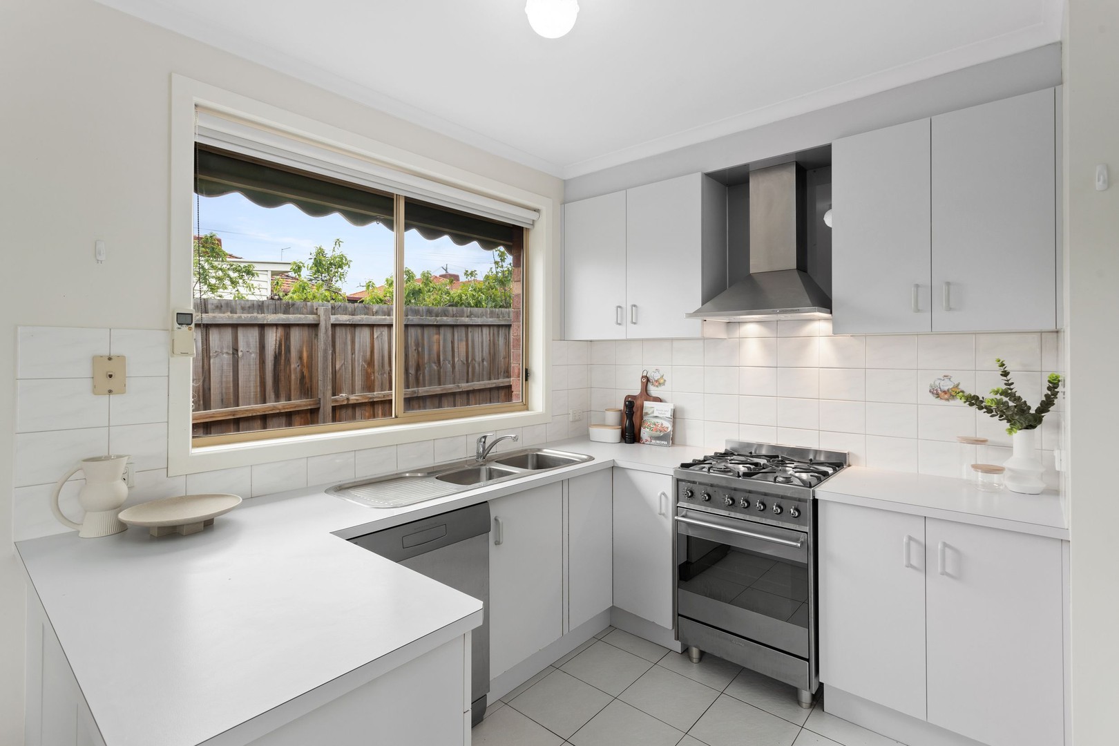 2/51 Deakin Street, Essendon, VIC 3040, Essendon - Thumbnail 6